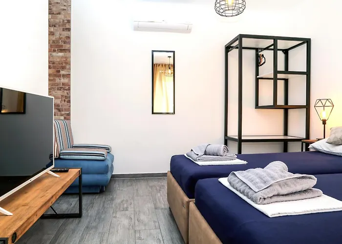 Kajgo-pag * Pag Town